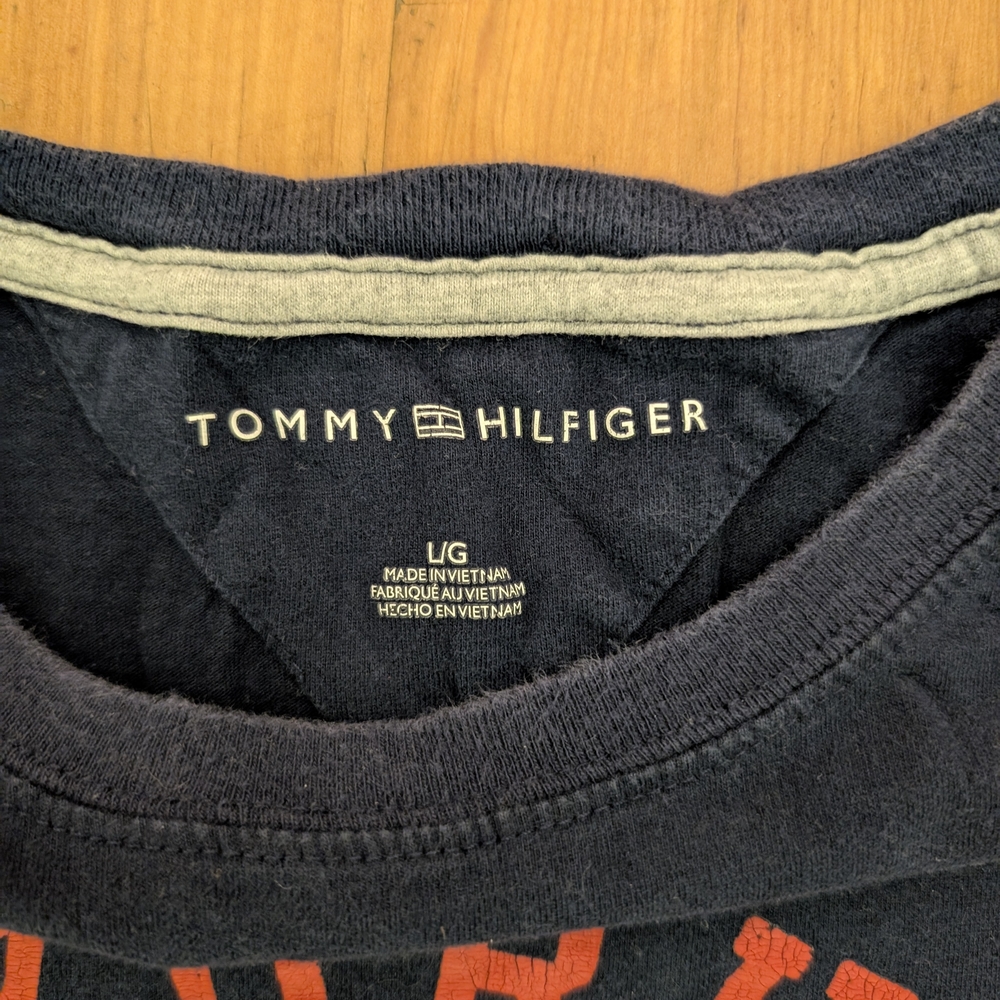 Vintage Tommy Hilfiger Y2K Dark Blue NYC 1985 Baby Tee Size Large - Picture 3 of 4